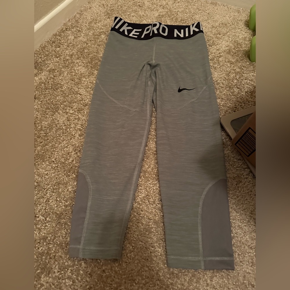 Nike Pro Cropped Dri-Fit Leggings NWOT